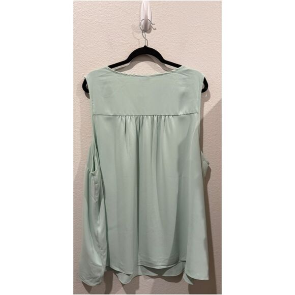 TORRID Mint Round Neck Sleeveless Blouse - Picture 4 of 6